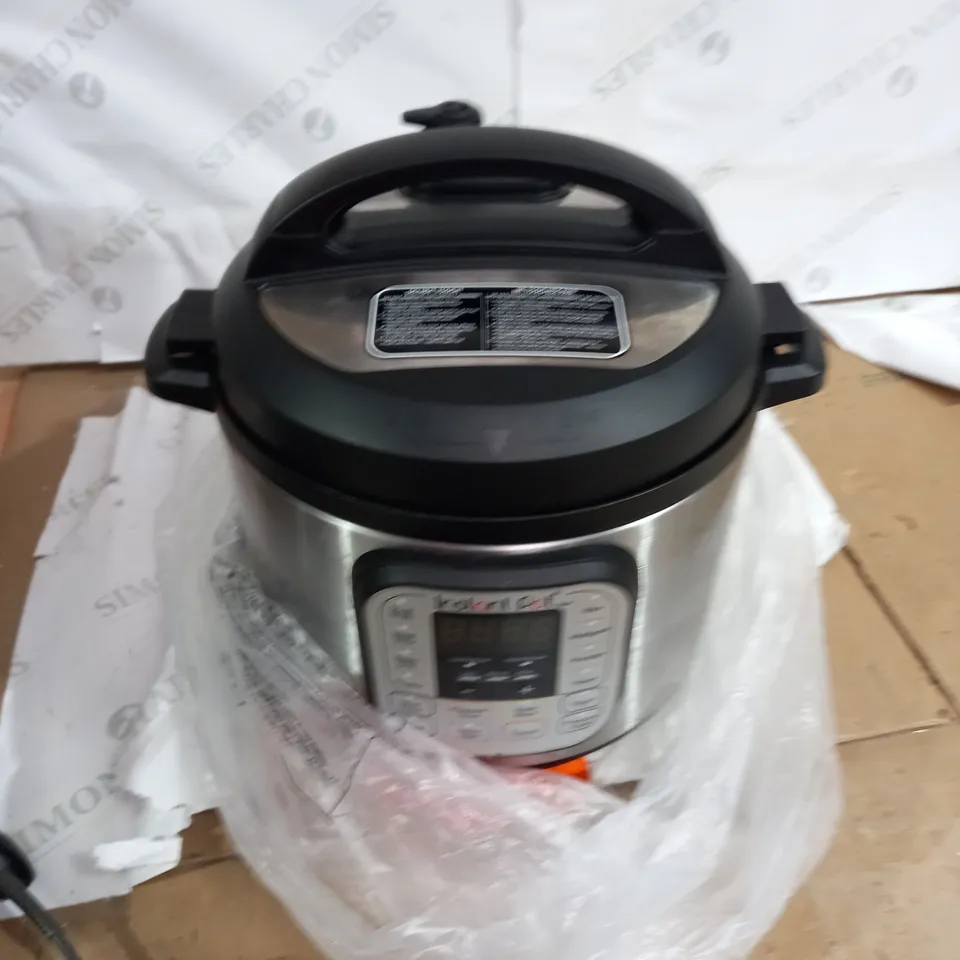 INSTANT POT DUO SMART PRESSURE COOKER