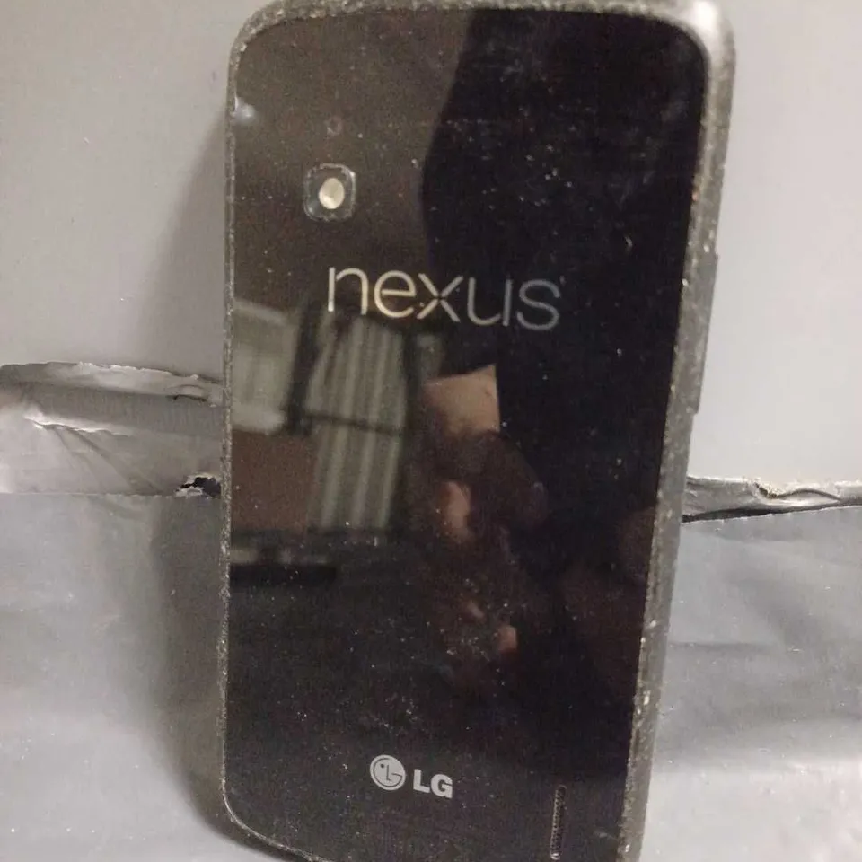 LG NEXUS MOBILE PHONE 