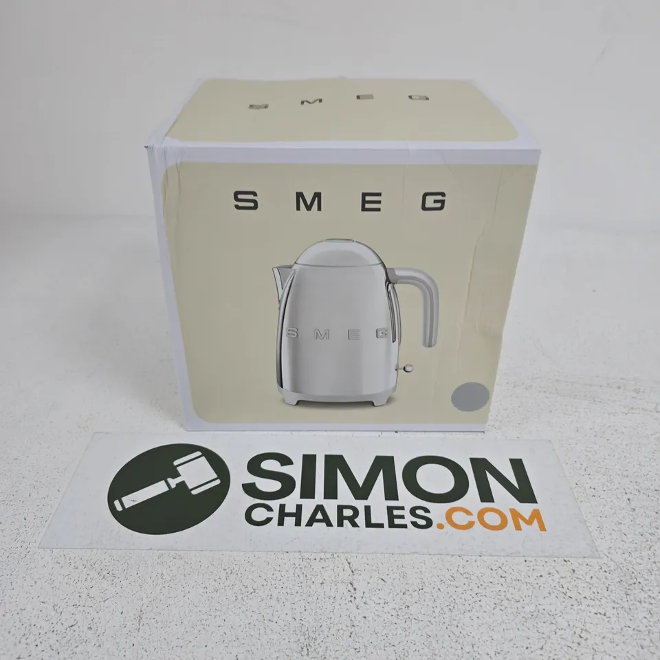 BOXED 50'S STYLE KETTLE