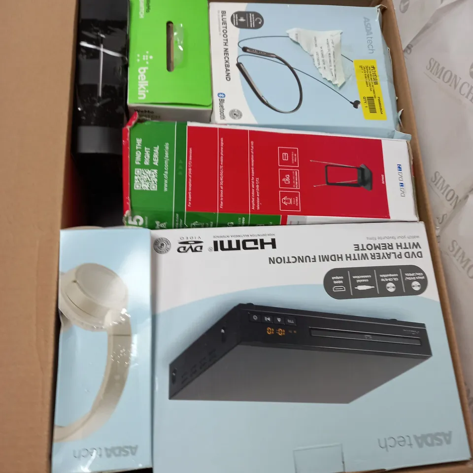 BOX OF APPROXIMATELY 20 ASSORTED ELECTRICAL ITEMS TO INCLUDE HEADPHONES, DVD PLAYER, LIGHT SWITCH ETC 