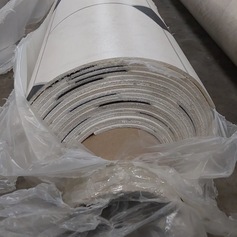 ROLL OF QUALITY FLOOR VIYNL // SIZE UNSPECIFIED 