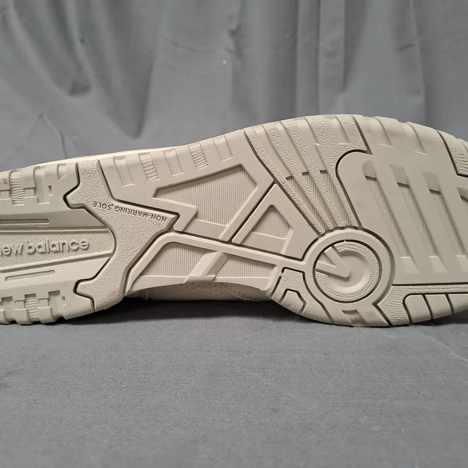 PAIR OF NEW BALANCE 550 TRAINERS IN BEIGE UK SIZE 10.5