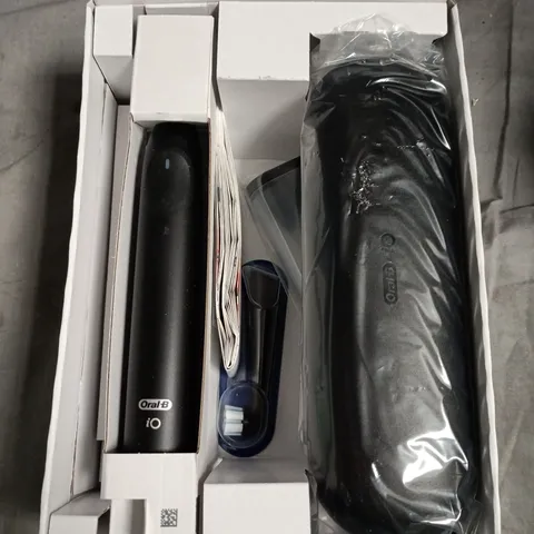 ORAL-B IO SERIES ELECTRIC TOOTHBRUSH 