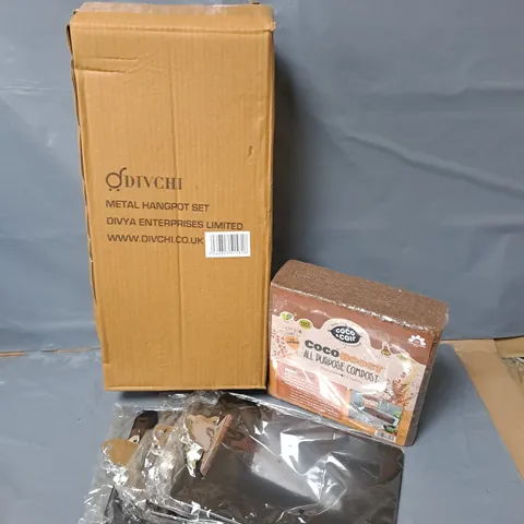 APPROXIMATELY 12 ASSORTED HOUSEHOLD ITEMS TO INCLUDE HANGPOT SET, CLIPBOARDS, ALL PURPOSE COMPOST, ETC - COLLECTION ONLY