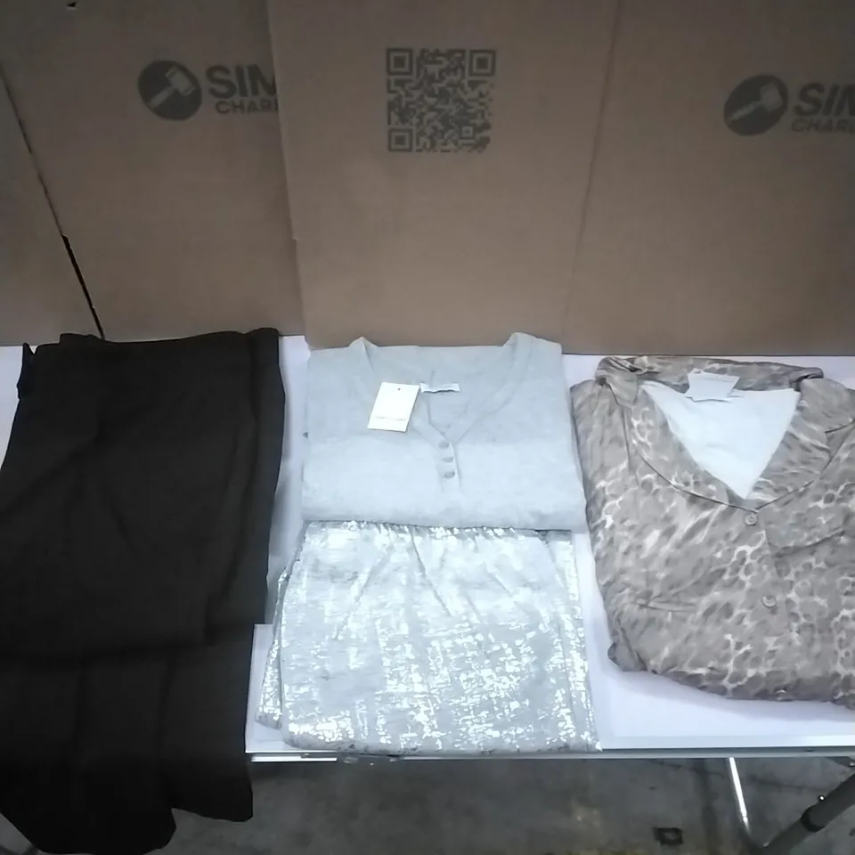A PALLET TO CONTAIN APPROXIMATELY 70 WOMENS DESIGNER CLOTHES WHICH INCLUDE; JD WILLIAMS LOUNGE SETS, PANTS ETC