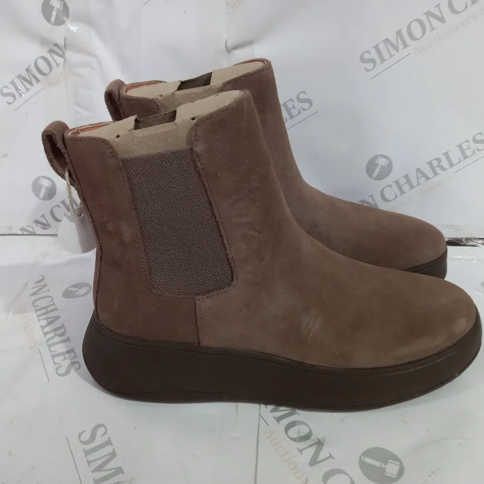 FITFLOP SUEDE FLATFORM CHELSEA BOOTS SIZE 5