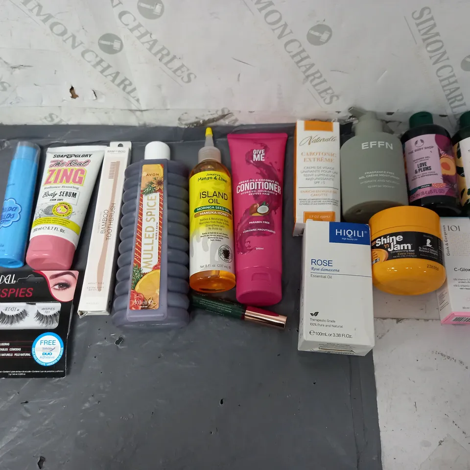 BOX OF APPROXIMATELY 12 ASSORTED COSMETIC ITEMS TO INCLUDE - EFFN MOISTURISER - ROSE ESSENTIAL OIL - BODY SHOP LOVE AND PLUMS GEL ETC. 