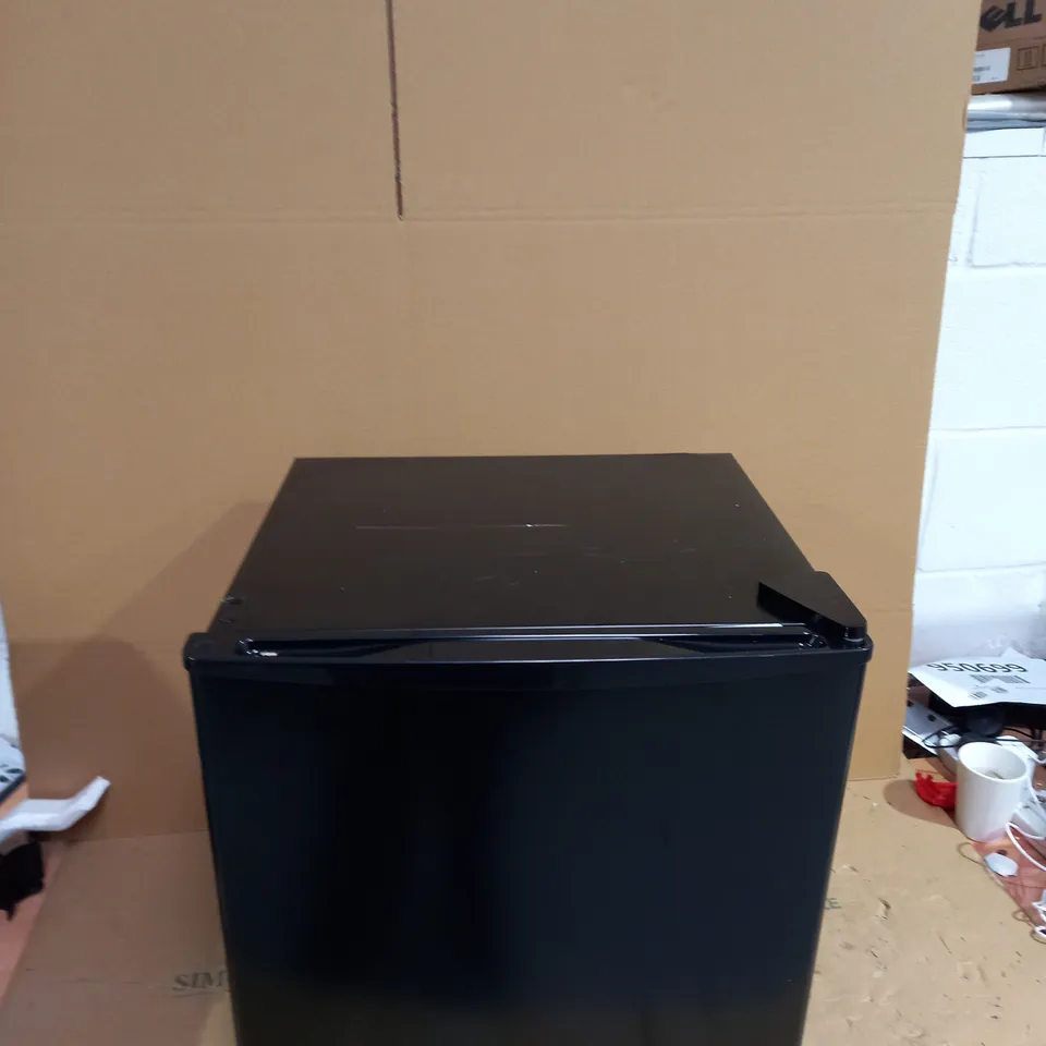 RUSSELL HOBBS KUHLA GAMER'S MINI FRIDGE COLLECTION ONLY