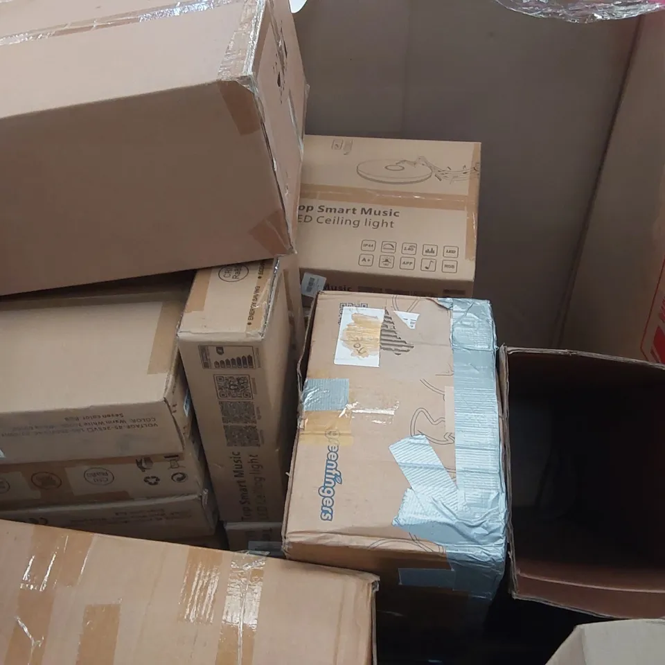 PALLET TO CONTAIN A LARGE QUANTITY OF TOP SMART MUSIC LED CEILING LIGHTS AND ASSORTED ITEMS INCLUDING: MATTRESS TOPPER, AUTOMATIC PILATES REBOUND BOARD, GARDEN PARASOL ECT