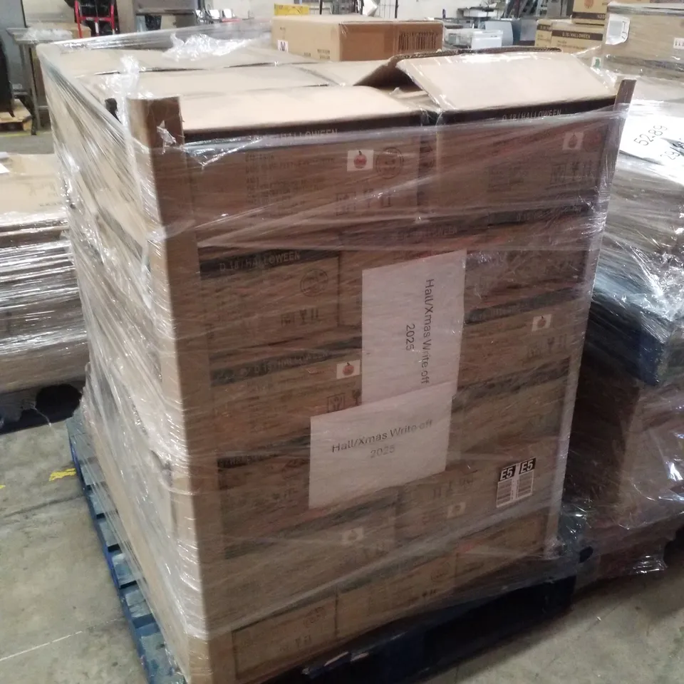 PALLET CONTAINING APPROXIMATELY 42 BOXES OF 6 BRAND NEW CERAMIC LED PUMPKINS 