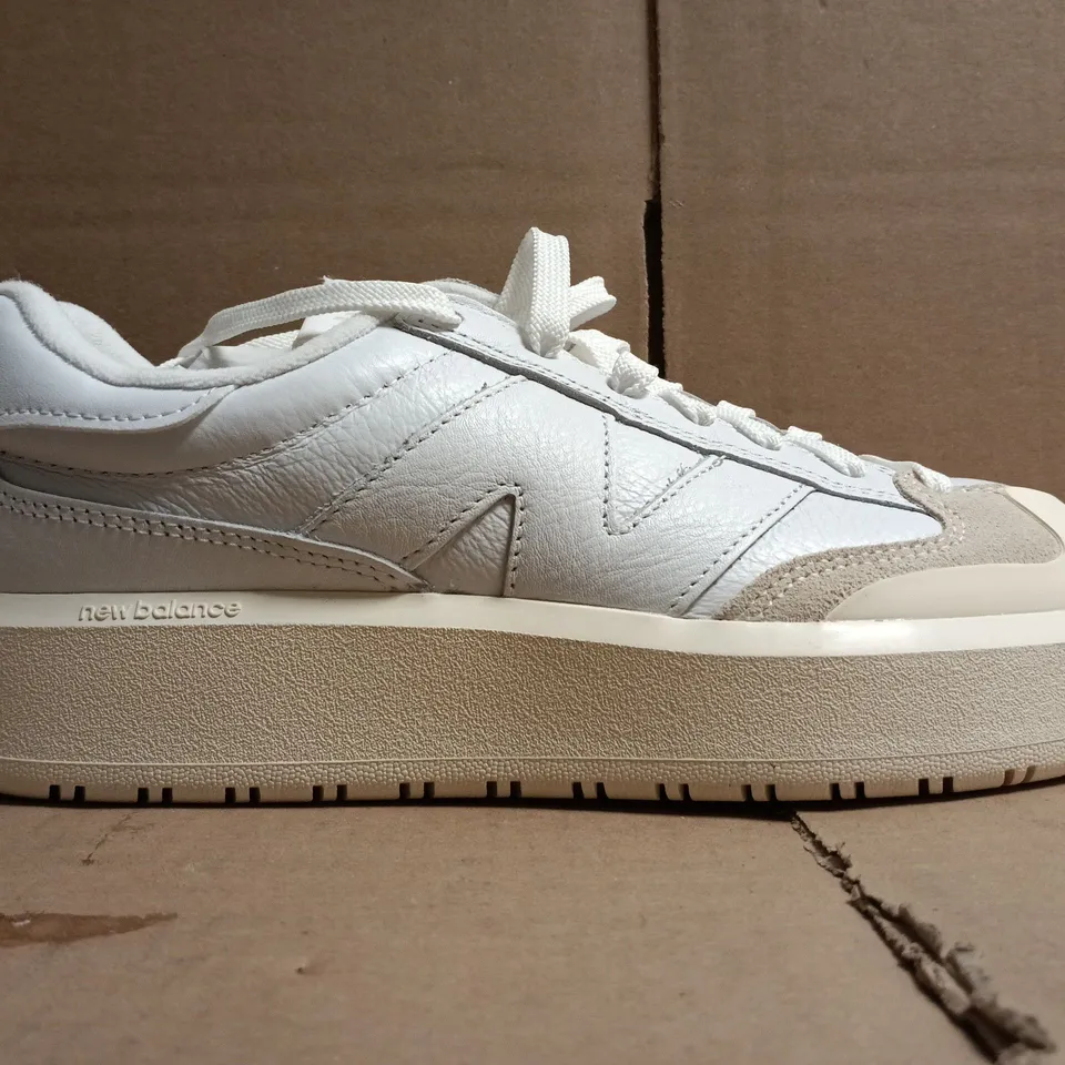 BOXED PAIR OF NEW BALANCE CT302 TRAINERS IN WHITE SIZE UK 8.5