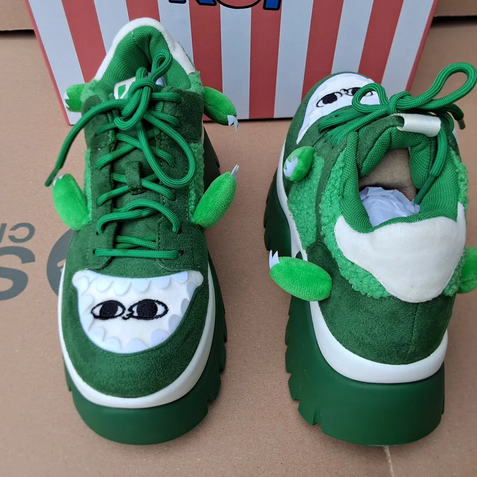 BRAND NEW BOXED KOI KETNIPZ BEANZILLA PLATFORM TRAINERS IN GREEN - UK 5