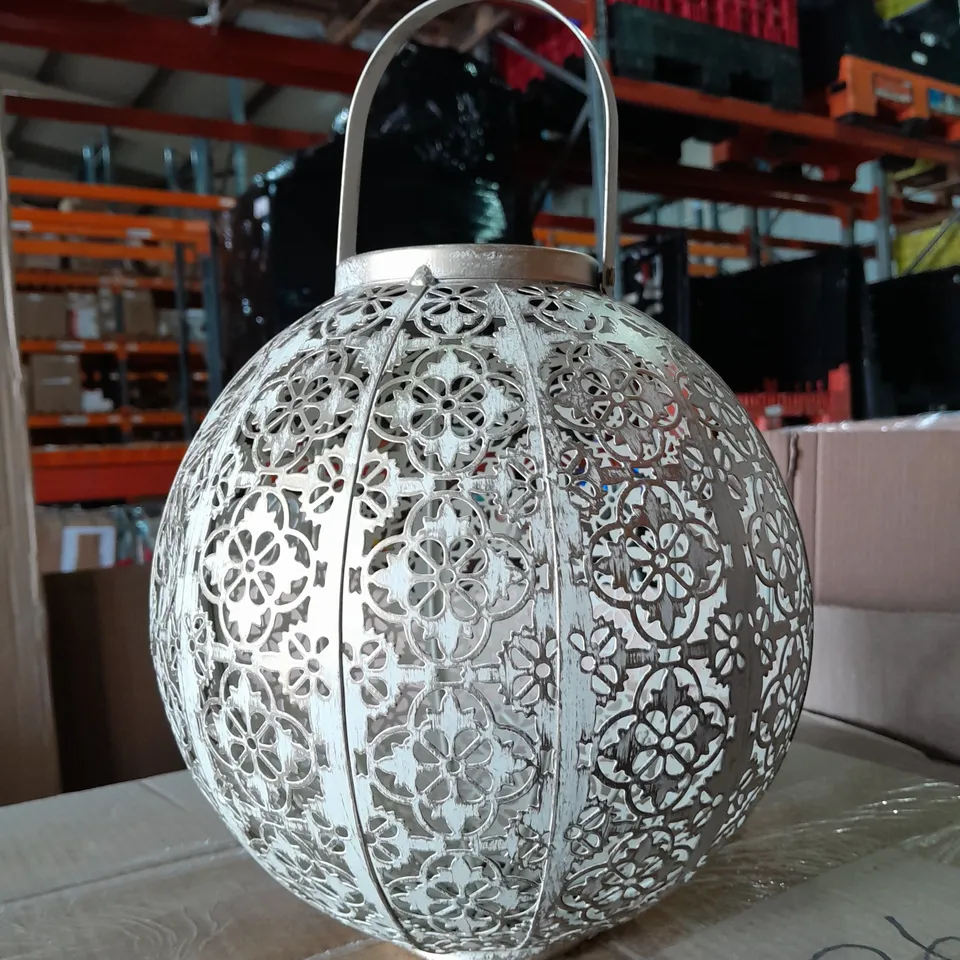DAMAQUE SOLAR LANTERN 