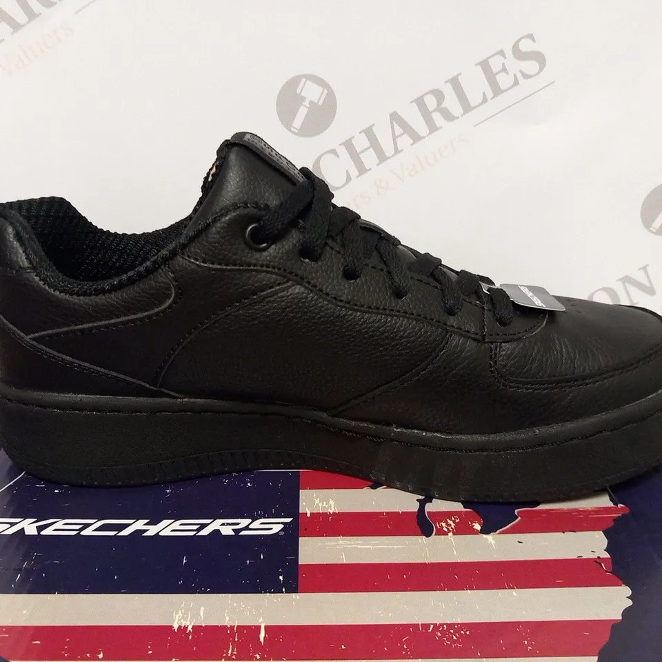 BOXED SKETCHERS SPORT COURT LD00 SIZE 5