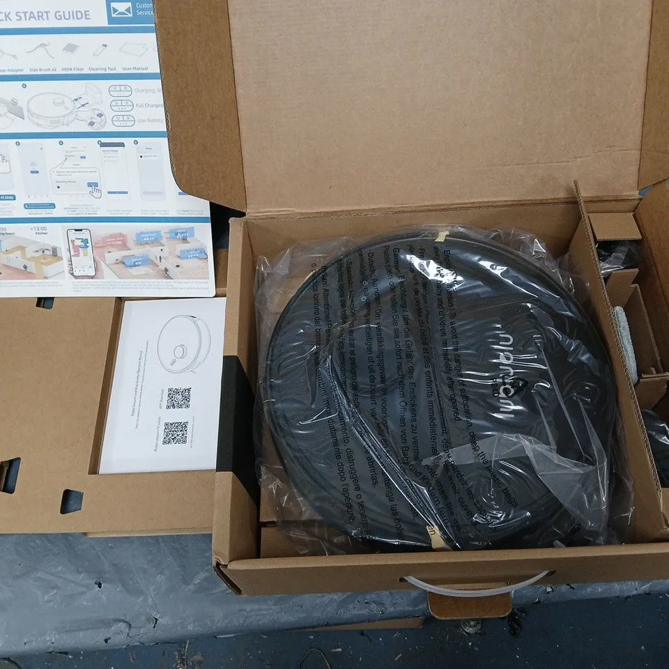 BOXED ROBOT VACUUM CLEANER L15 