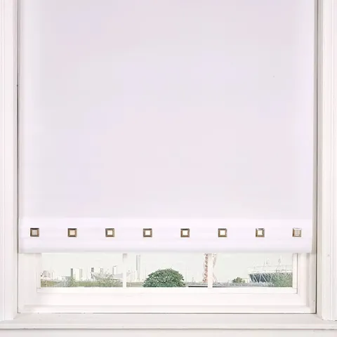 PLAIN SCALLOPED ROLLER BLIND IN WHITE (120X160CM) - COLLECTION ONLY