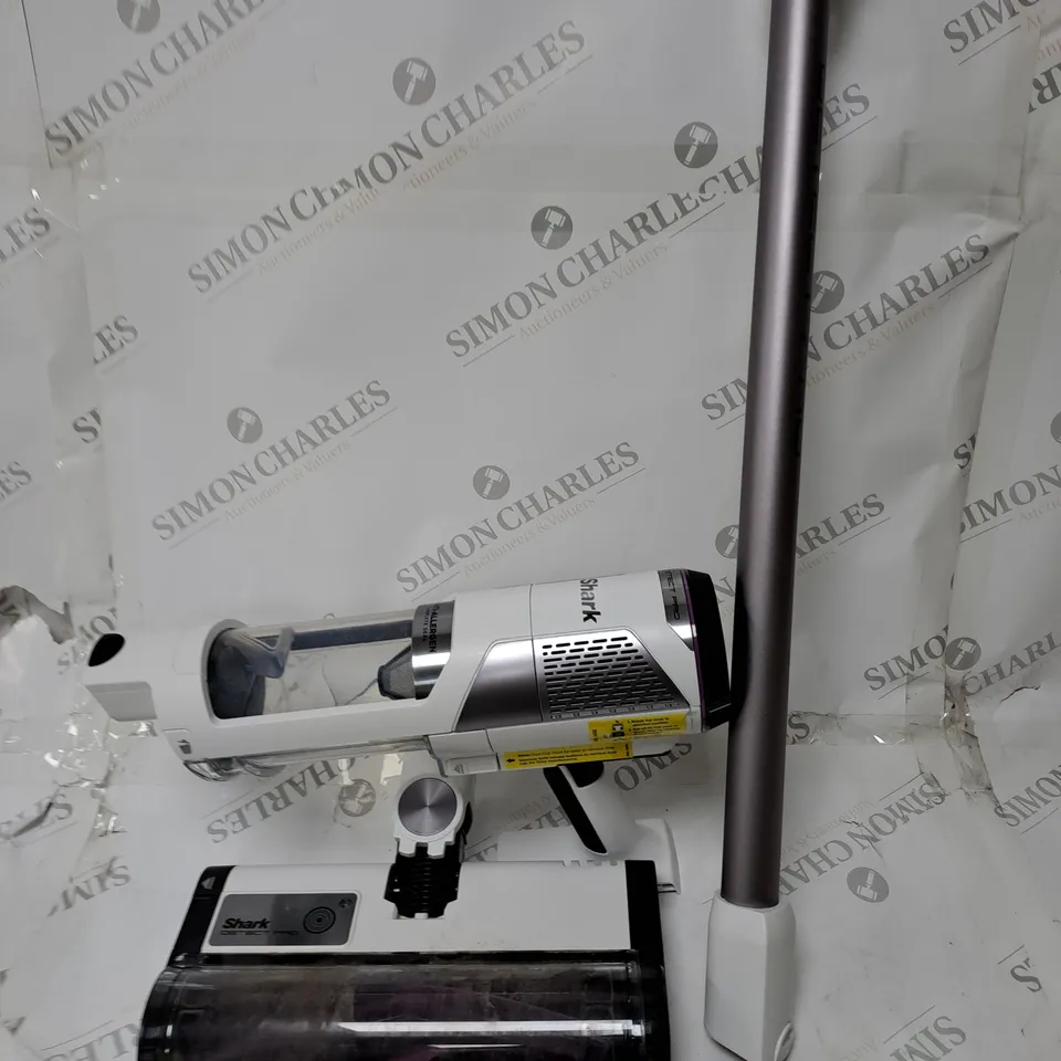 BOXED SHARK CORDLESS DETECT PRO VACUUM CLEANER