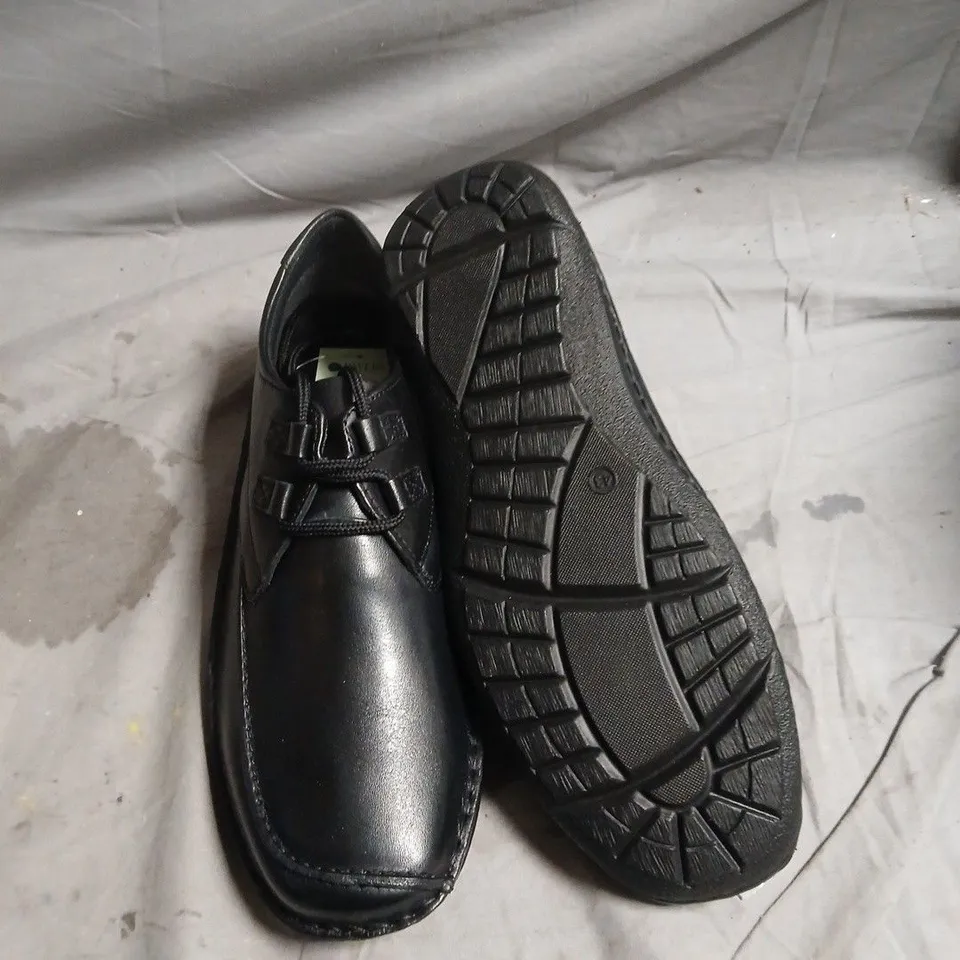 PAVERS MEN'S BLACK LEATHER DRESS SHOE, LACE-UP - SIZE EURO 43 - UNBOXED