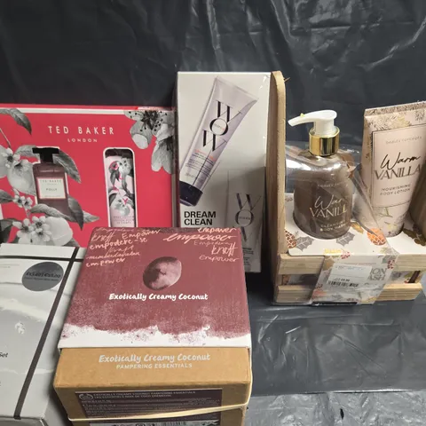 LOT OF 5 ASSORTED HEALTH AND BEAUTY ITEMS TO INCLUDE TED BAKER, THE ORDINARY AND BEAUTY CONCEPTS