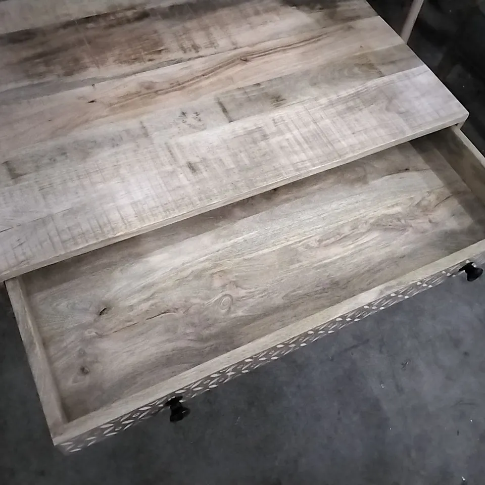 SOLID WOOD COFFEE TABLE WITH STORAGE