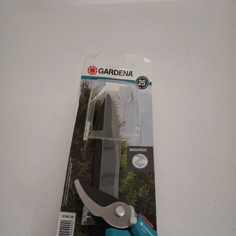 GARDENA NATURECUT BYPASS PRUNER – GARDEN HAND TOOL