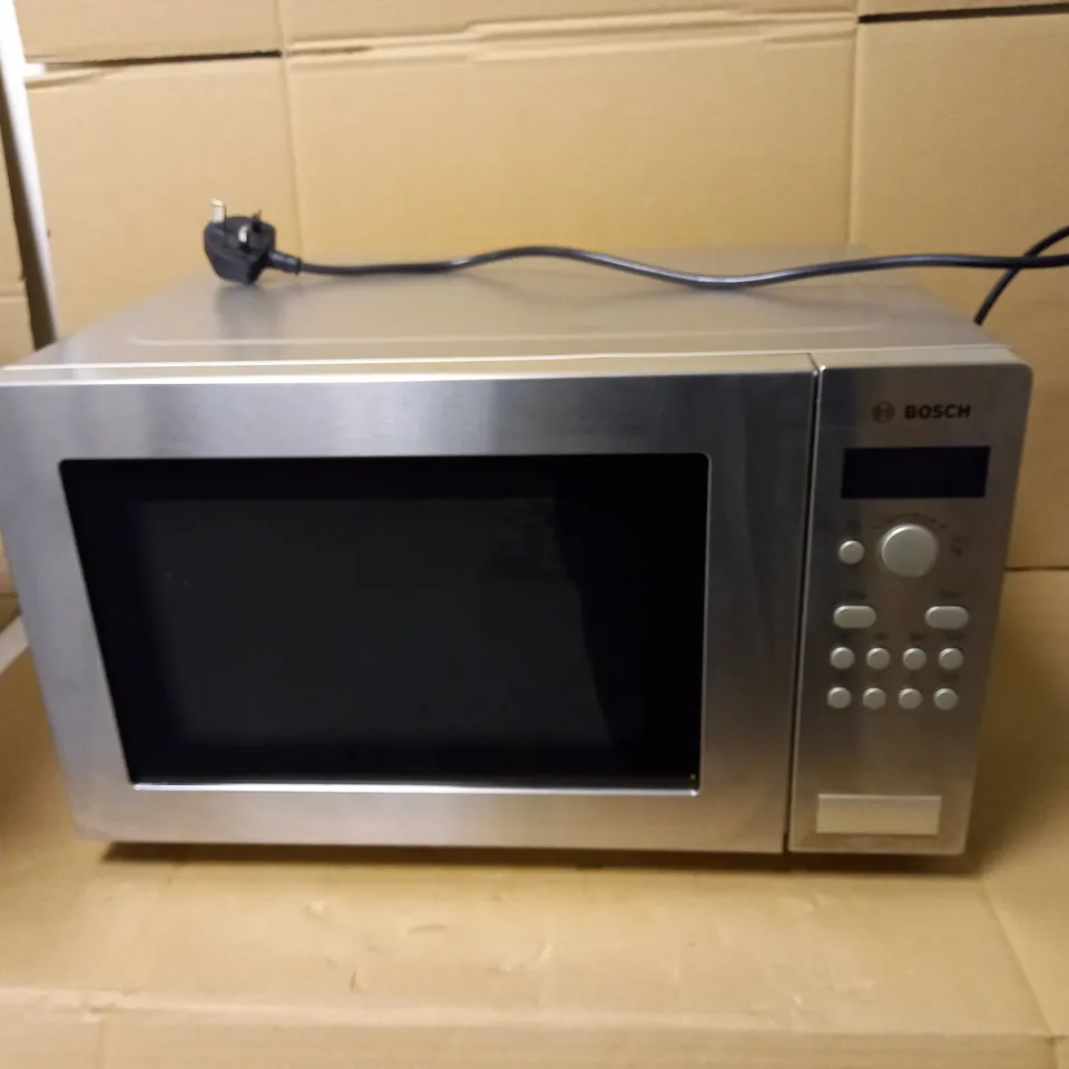 BOSCH HMT84M451B SERIE 4 FREESTANDING 900W MICROWAVE OVEN