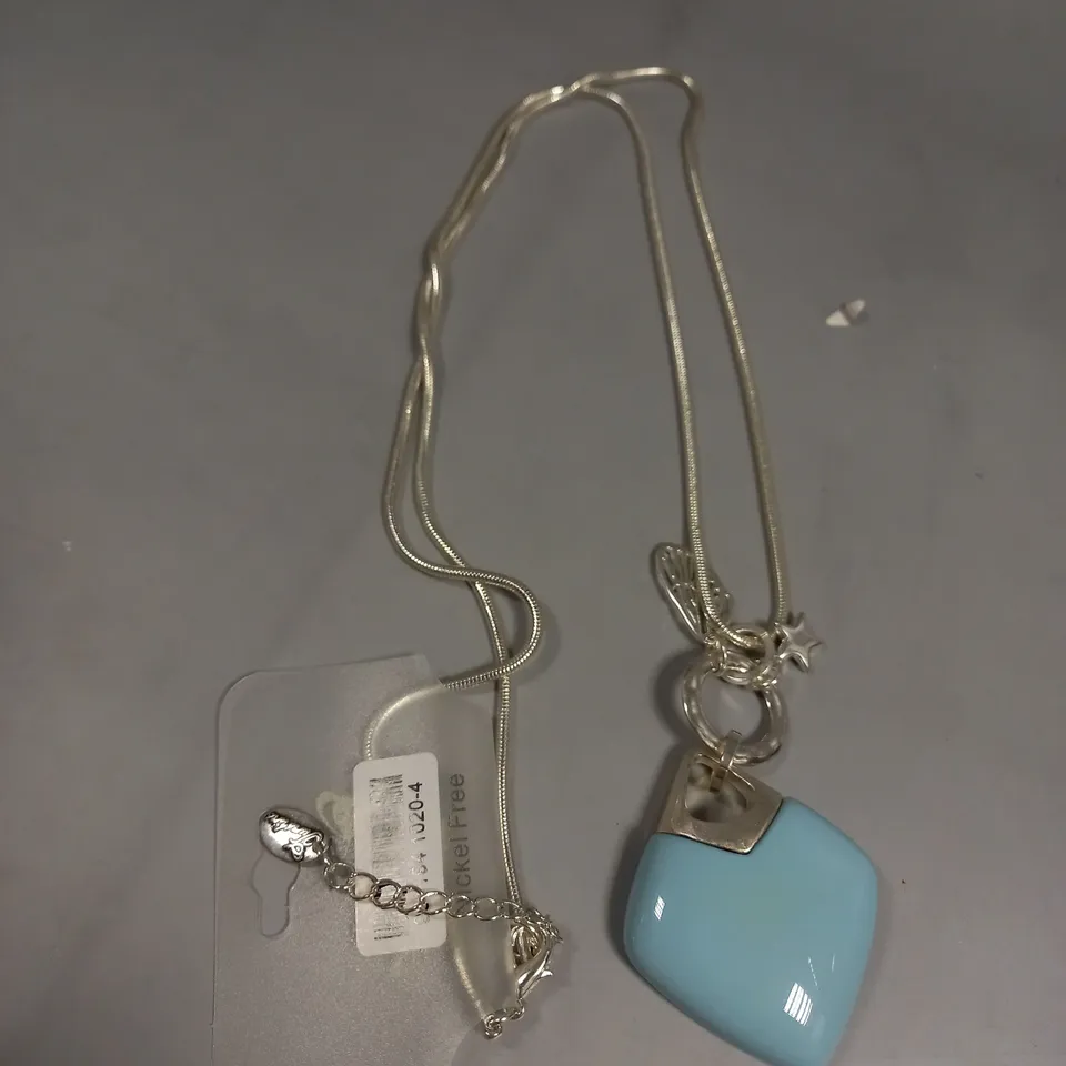 BRAND NEW BROWN PEPPER HANDBAGS LOOK OF TURQUOISE