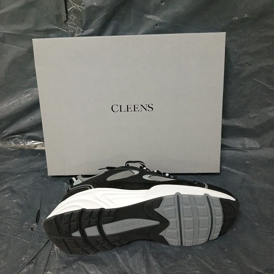 BOXED PAIR OF CLEENS PULSE RUNNER GRAPHITE UK 9