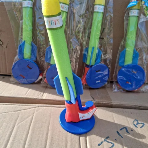 PALLET OF APPROXIMATELY 1800 ONLY TOYS FIRING FOAM ROCKETD 