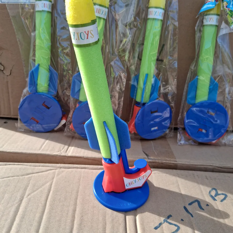PALLET OF APPROXIMATELY 1800 ONLY TOYS FIRING FOAM ROCKETD 