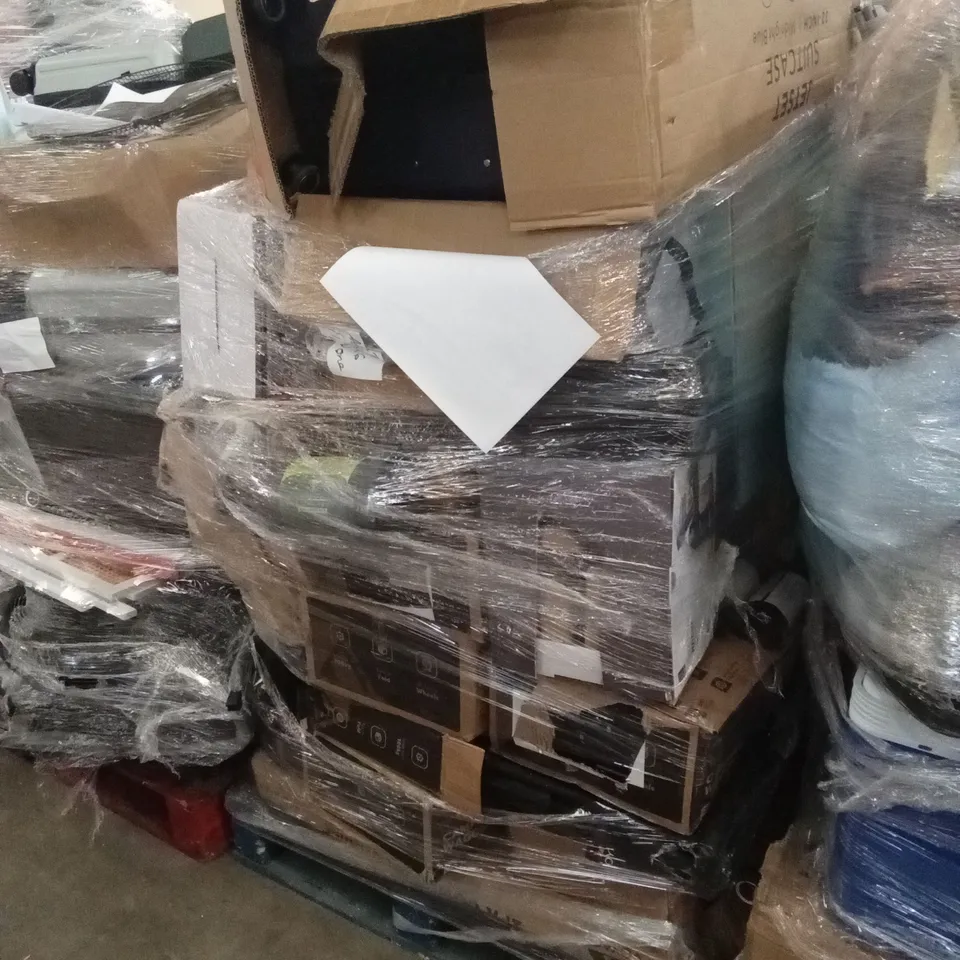 PALLET OF ASSORTED E-COMMERCE GOODS AND PRODUCTS TO INCLUDE; SUITCASES/CABIN BAGS, WATERING CAN, KETTLE BELL, CAMPING CHAIRS, BIN BAGS, CAMPING WAGON, JUICER PRESS ETC