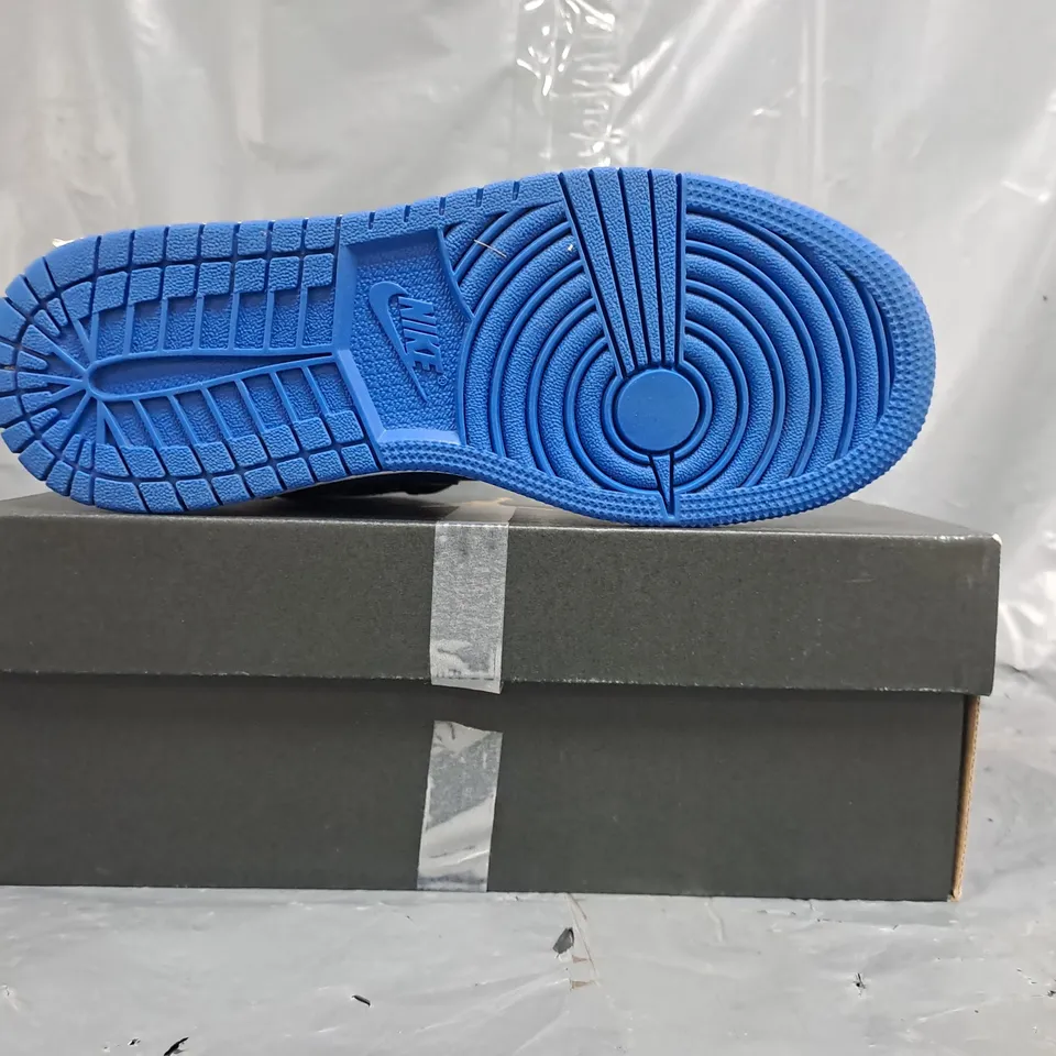 BOXED PAIR OF NIKE AIR JORDAN 1 MID SHOES IN BLACK/BLUE SIZE UK 4