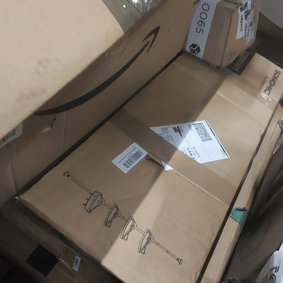 PALLET CONTAINING A LARGE QUANTITY OF ASSORTED ITEMS INCLUDING: SHELF, HOT WATER DISPENSER, PET BED ECT