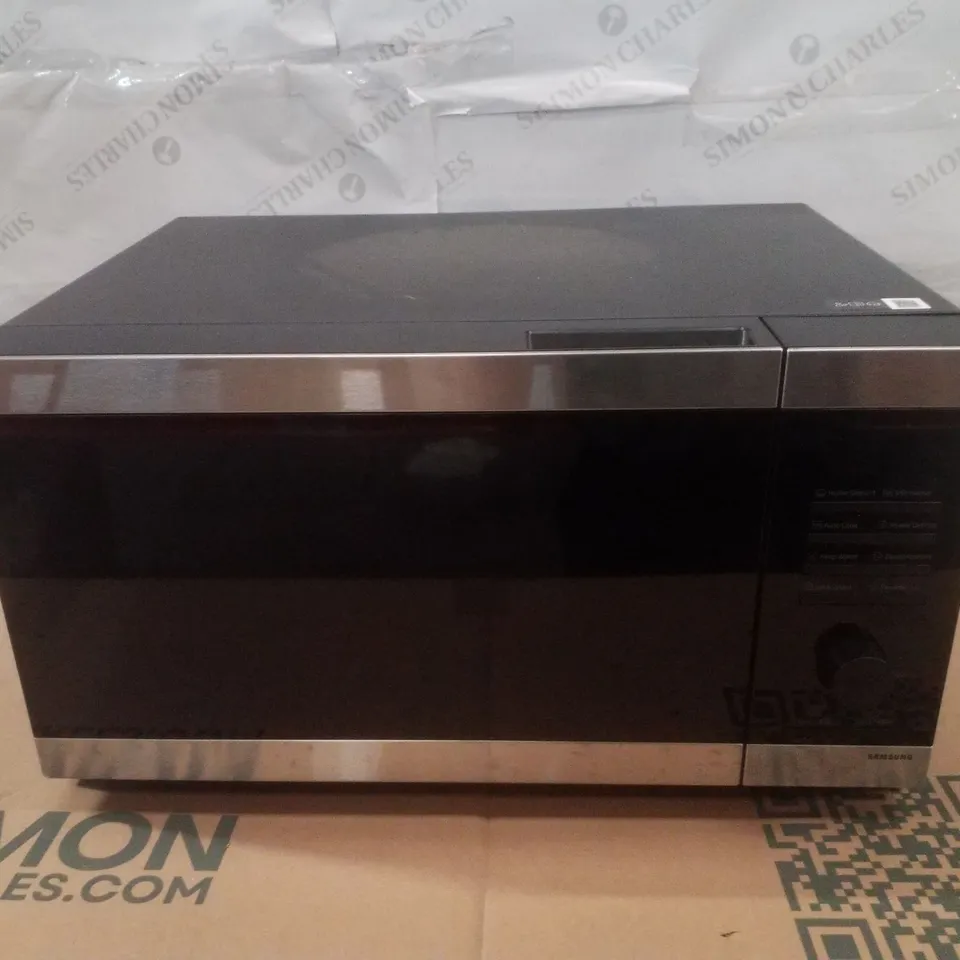 SAMSUNG MS32DG4504ATE3 SOLO MICROWAVE - BLACK
