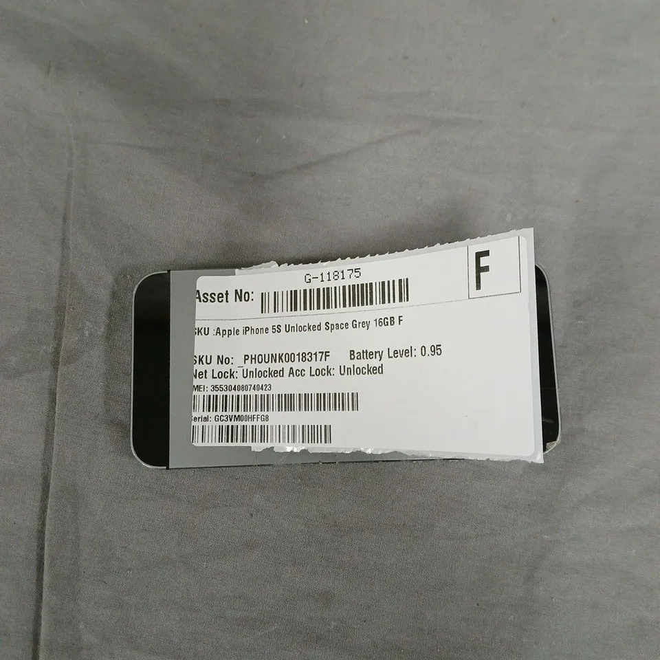 APPLE IPHONE 5S SPACE GREY 16GB – UNLOCKED, CRACKED SCREEN