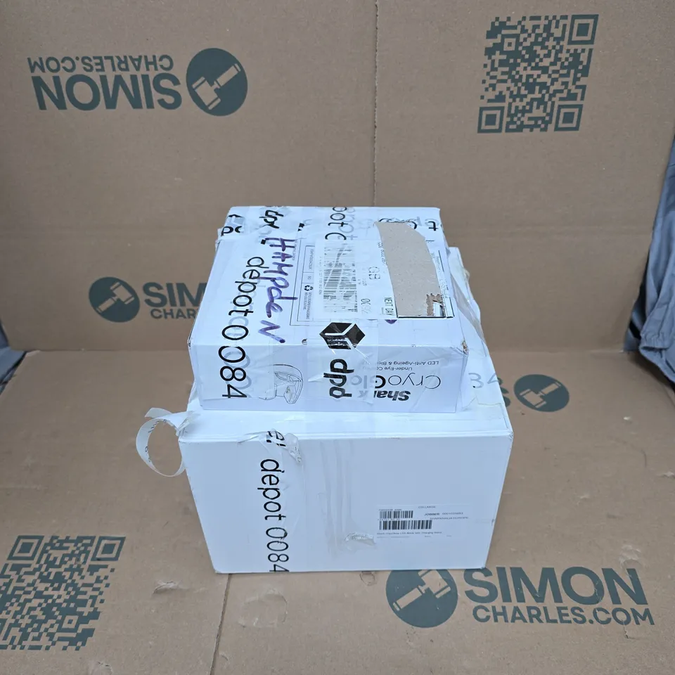 SHARK CRYOGLOW LED MASK WITH CHARGING STAND