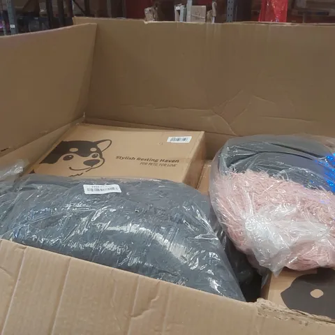 PALLET CONTAINING A VERY LARGE QUANTITY OF ASSORTED PET PRODUCTS