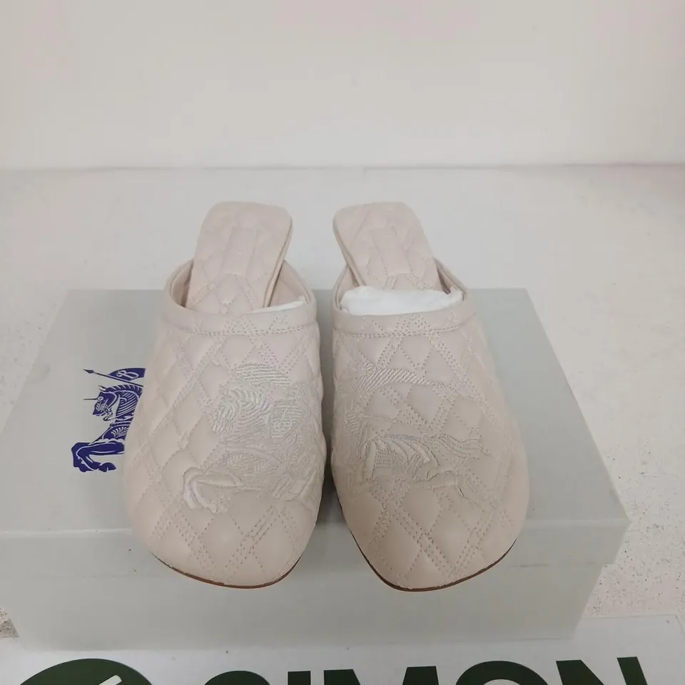 BURBERRY QUILTED LEATHER MULES – BEIGE, UK 3 (EUR 36) – LEATHER SOLE
