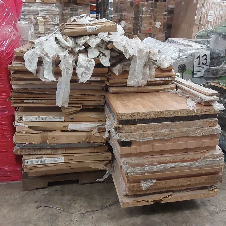 PALLET CONTAINING A LARGE ASSORTMENT OF WORKTOPS/FURNITURE PANELS ECT