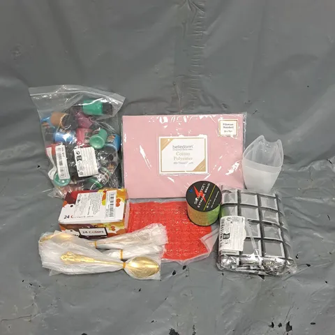 APPROXIMATELY 15 HOUSEHOLD ITEMS TO INCLUDE RESIN PIGMENT, MICA POWDER, CUTLERY, ETC - COLLECTION ONLY