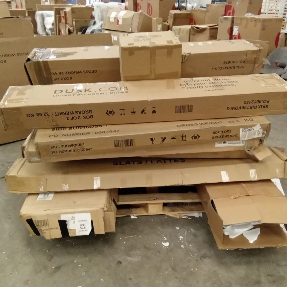 PALLET OF ASSORTED INCOMPLETE DUSK BEDS AND FURNITURE PARTS AND PIECES