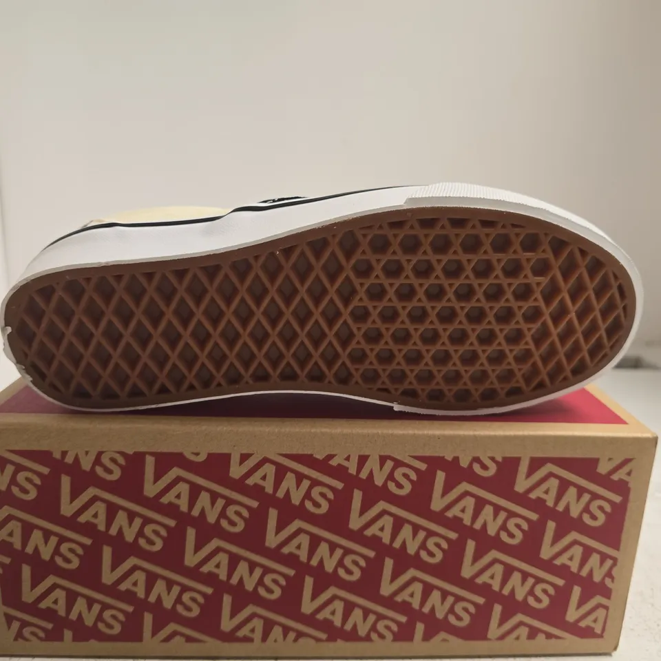 BOXED PAIR OF VANS CLASSIC SLIP-ON SHOES – CHECKERBOARD BLACK/WHITE, UK4
