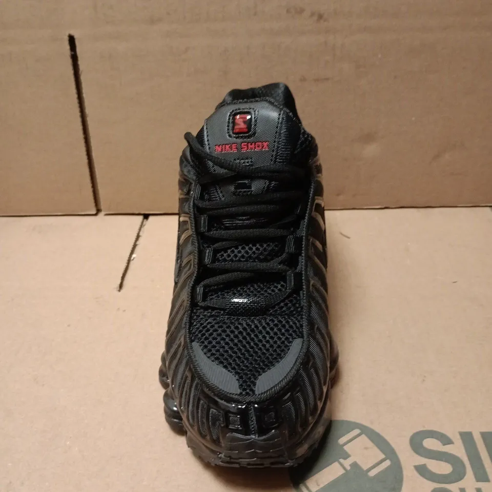 NIKE SHOX BLACK RUNNING SHOES SIZE 8.5