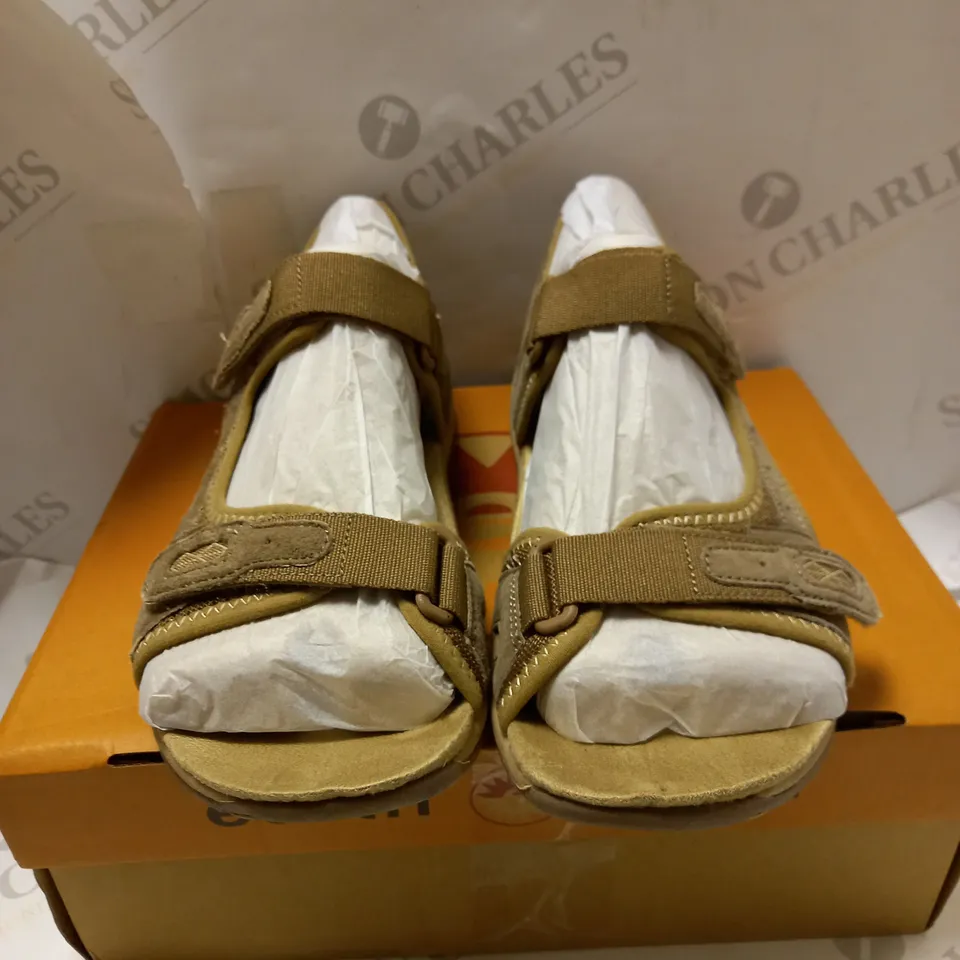 EARTH SPIRIT SEDONA BROWN DOUBLE STRAP SANDALS - SIZE 7