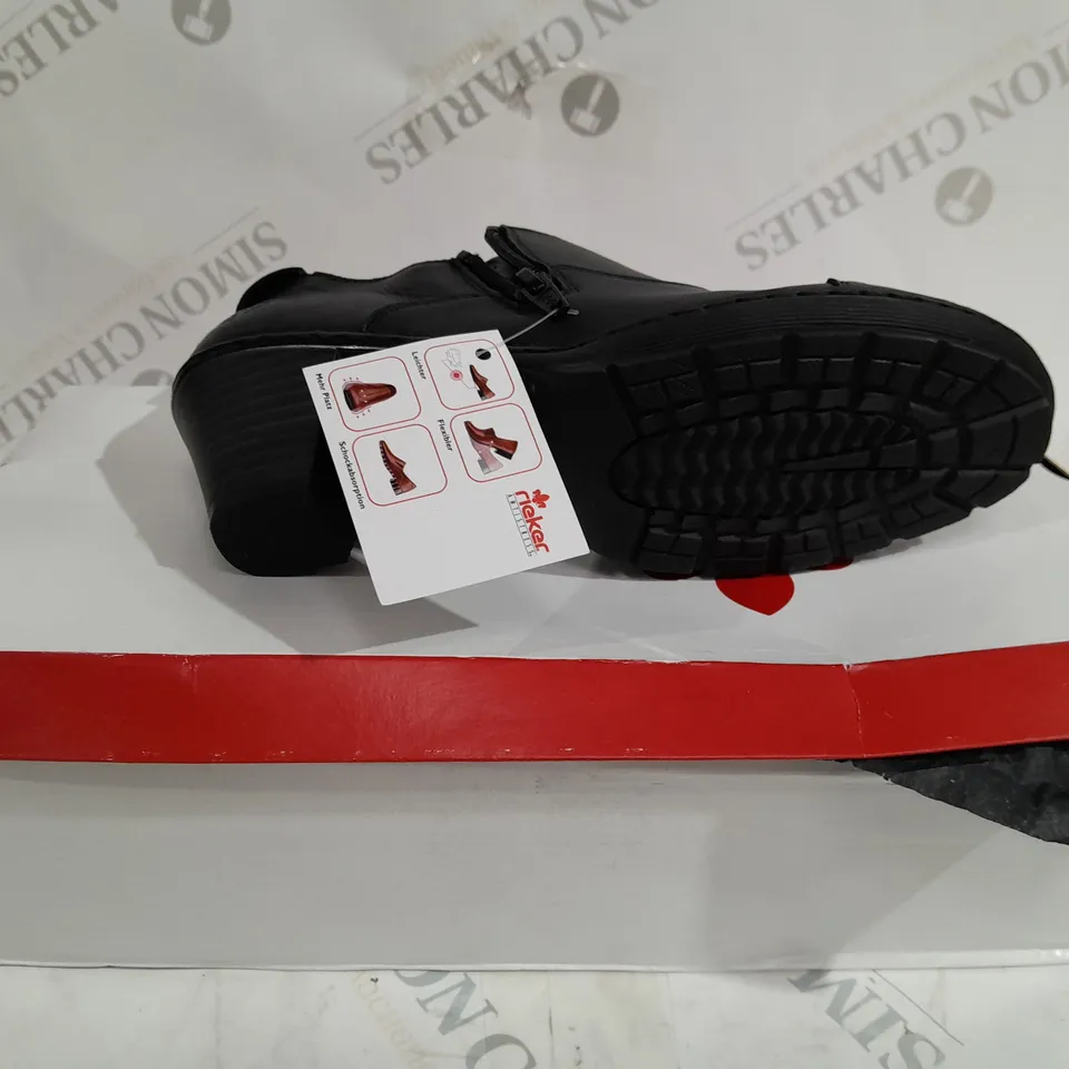 BOXED PAIR OF RIEKER SHOE BOOTS IN BLACK UK SIZE 4