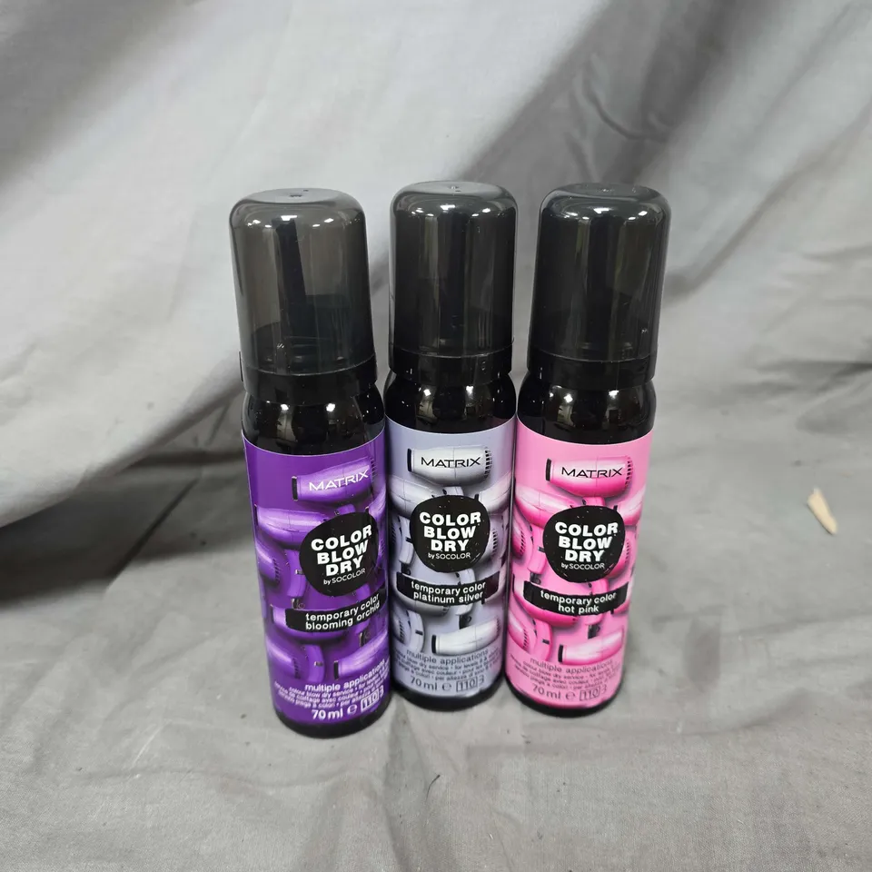 APPROXIMATELY 24 ASSORTED MATRIX COLOR BLOW DRY BY SOCOLOR TO INCLUDE TITANIUM SILVER, HOT PINK, BLOOMING ORCHID, ETC 