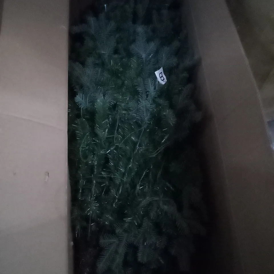 BOXED CHRISTMAS TREE 