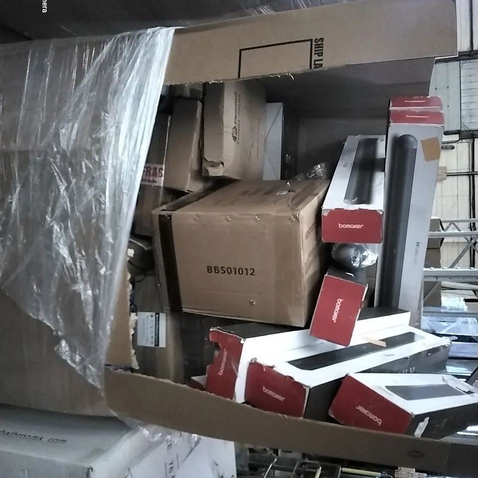 PALLET OF ASSORTED HOUSEHOLD ITEMS TO INCLUDE BOMAKER SPEAKERS AND SURROUND SOUND SETS, BAR STOOL AND AIR FRYER