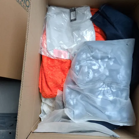 BOX OF APPROXIMATELY 20 ASSORTED CLOTHING ITEMS TO INCLUDE: FANDF BOMBER JACKET
