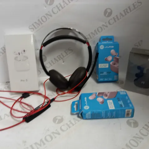 LOT OF APPROXIMATELY 15 HEADPHONES